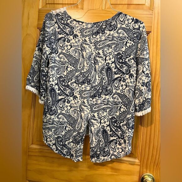 Gorgeous blue and white print blouse by Umgee size small - Picture 5 of 7